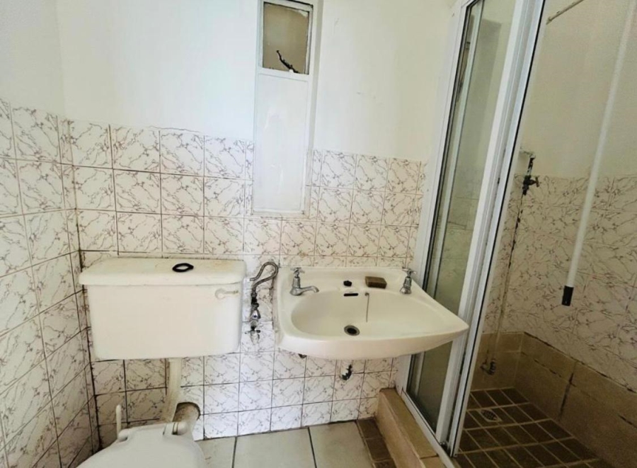 1 Bedroom Property for Sale in Amalinda Eastern Cape